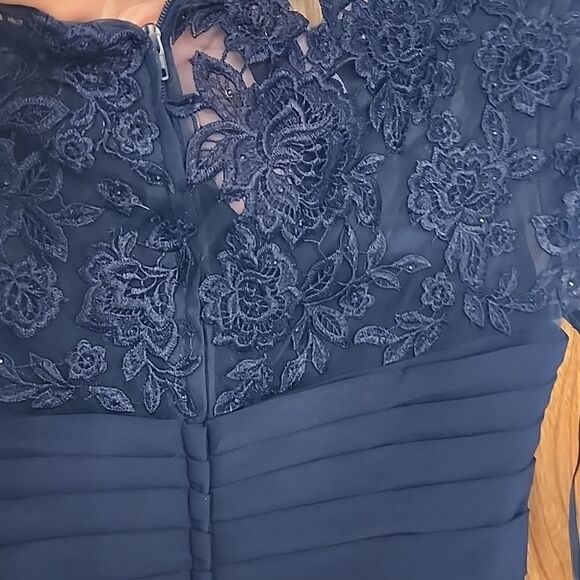 La Femme - Knot-Ornate Ruched Evening Dress - Picture 8 of 9